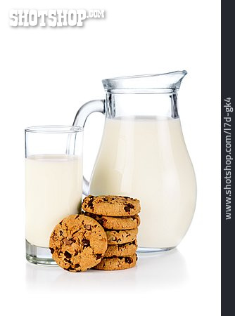 
                Milch, Milchglas, Cookie                   