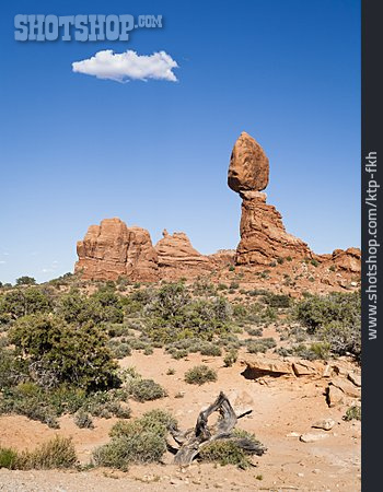 
                Rock Formation, Arches National Park, Utah, Balanced Rock                   