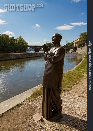 
                Prag, Sri Chinmoy Kumar Ghose, Statue Der Harmonie                   