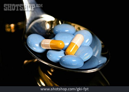 
                überdosis, Medikamentencocktail, Medikamentierung                   