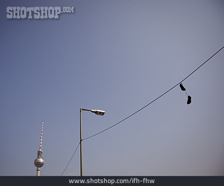 
                Berlin, Fernsehturm, Straßenlaterne                   