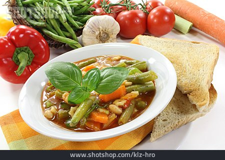 
                Gemüsesuppe, Suppengericht, Minestrone                   