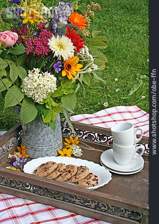 
                Blumenstrauß, Picknick, Sommerlich                   