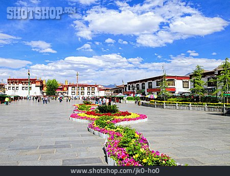 
                Lhasa, Barkor Platz                   
