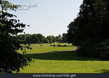 
                München, Englischer Garten                   