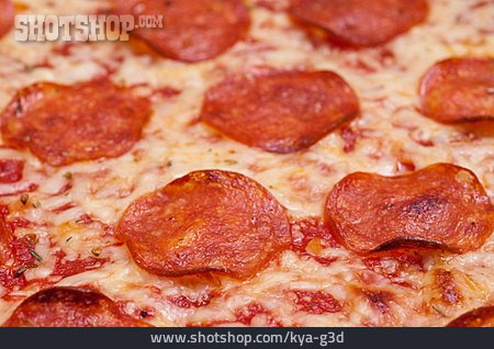 
                Pizza, Salami-pizza                   