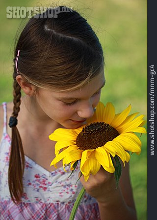 
                Mädchen, Sommer, Sonnenblume                   