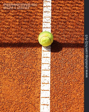 
                Tennisplatz, Tennisball                   