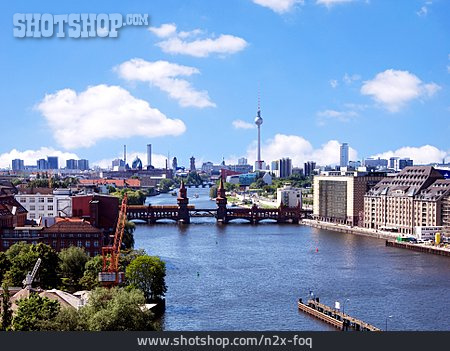 
                Berlin, Spree, Oberbaumbrücke                   