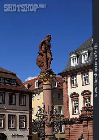 
                Marktplatz, Heidelberg, Brunnenfigur                   