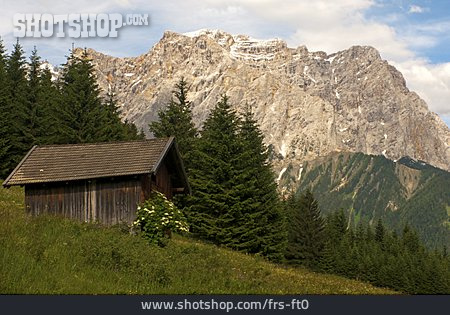 
                Zugspitze, Berglandschaft, Almhütte                   
