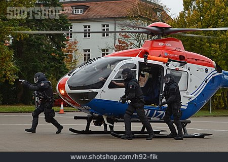 
                Hubschrauber, Polizei, Polizeieinsatz, Spezialeinsatzkommando, Polizeihubschrauber                   