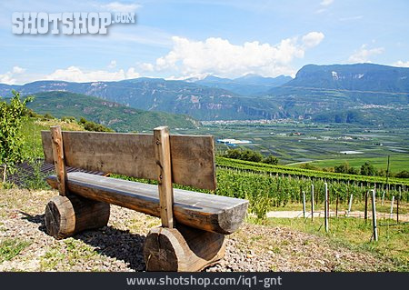 
                Bank, Aussicht, Südtirol, Rastbank, Weinlandschaft                   