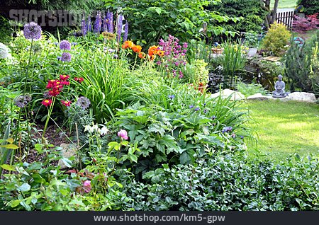 
                Garten, Blumenbeet, Gartenteich                   