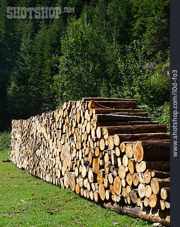 
                Holzstapel, Forstwirtschaft, Holzstoß                   