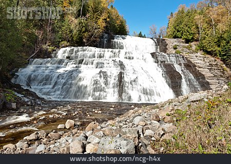 
                Wasserfall, Chutes Fraser                   