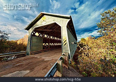 
                Brücke, Holzbrücke                   