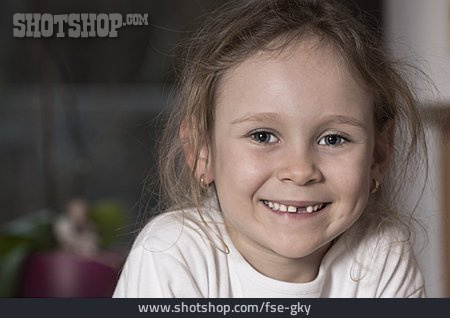 
                Kind, Mädchen, Zahnlücke, Milchzähne                   