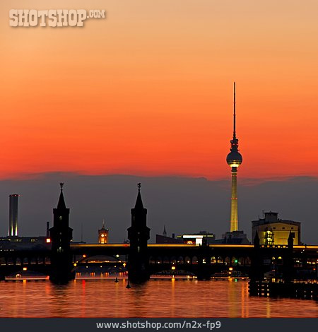 
                Berlin, Fernsehturm, Oberbaumbrücke                   