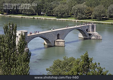 
                Avignon, Rhone, Pont Saint-bénézet                   