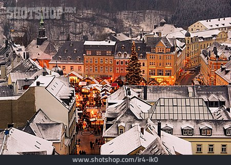 
                Dom, Weihnachtsmarkt, Erzgebirge                   