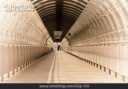 
                Tunnel, Terminal                   