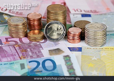 
                Euro, Geldstapel, Münzgeld                   