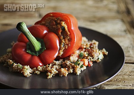 
                Vegetarisch, Gefüllte Paprika, Couscous                   