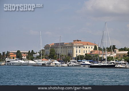 
                Harbor, Zadar                   