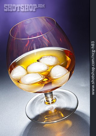 
                Glas, Cognac, Whiskey                   