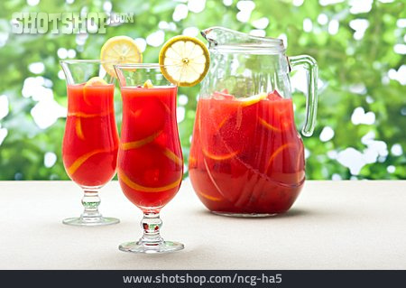 
                Sommerlich, Bowle, Sangria                   