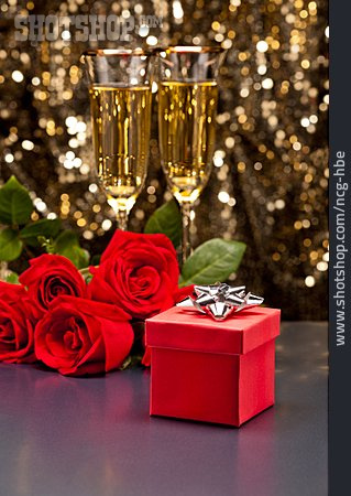 
                Gift, Valentine's Day, Engagement                   