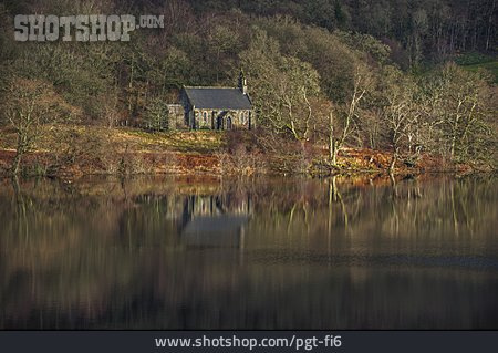 
                Kapelle, Schottland, Loch Achray                   