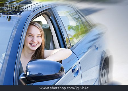 
                Autofahren, Autofahrerin, Fahrprüfung, Führerscheinprüfung                   