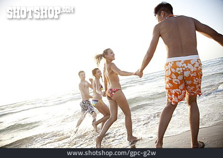 
                Zusammengehörigkeit, Lebensfreude, Strandspaziergang, Freunde, Badeurlaub                   
