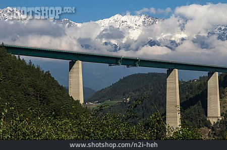 
                Brücke, Autobahnbrücke, Europabrücke, Brenner Autobahn                   