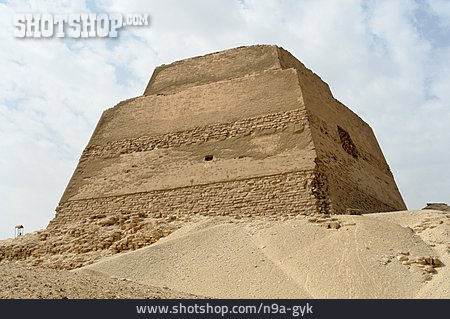 
                Pyramide, Mastaba, Meidum-pyramide, Meidum                   