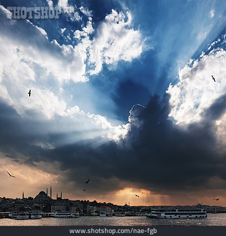 
                Gewitter, Skyline, Istanbul                   