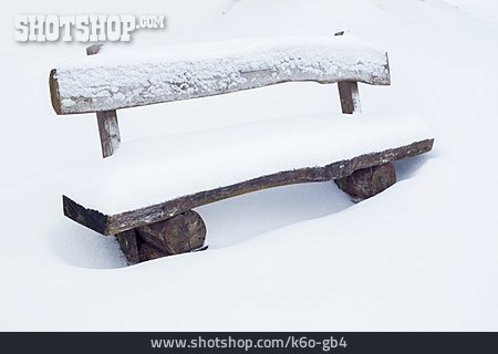 
                Winter, Verschneit, Parkbank, Eingeschneit                   