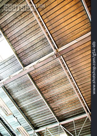 
                Dachkonstruktion, Hallendach, Metalldach                   