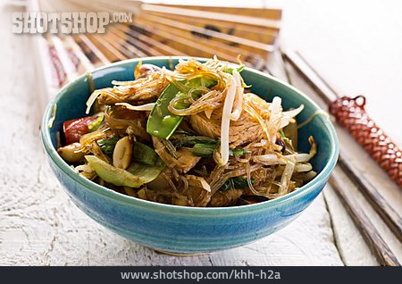 
                Asiatische Küche, Wokgericht, Pad Woon Sen                   