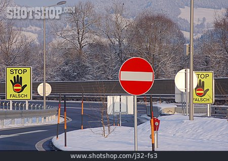 
                Verkehrszeichen, Stop, Einfahrt Verboten                   