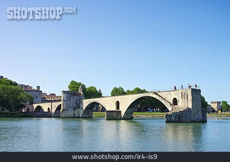 
                Avignon, Rhone, Pont Saint-bénézet                   