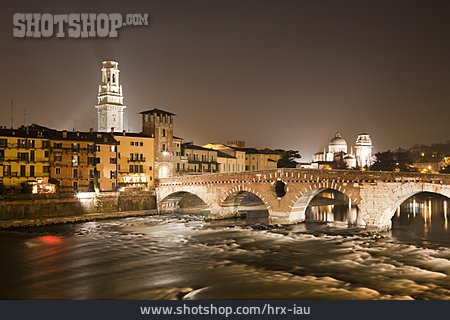 
                Verona, Ponte Pietra                   