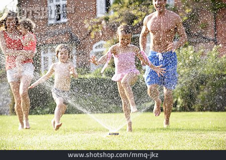 
                Spaß & Vergnügen, Sommer, Familie, Plantschen                   