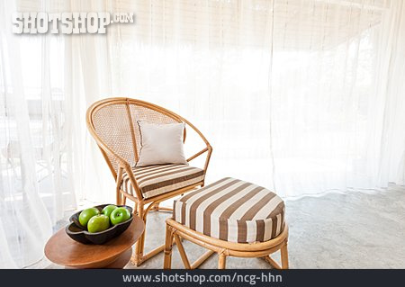 
                Häusliches Leben, Stuhl, Tisch                   