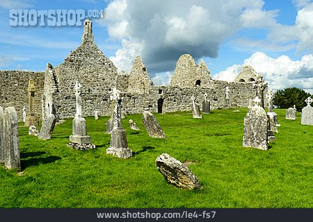 
                Irland, Klosterruine, Clonmacnoise                   