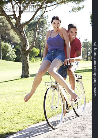 
                Paar, Spaß & Vergnügen, Radfahren                   