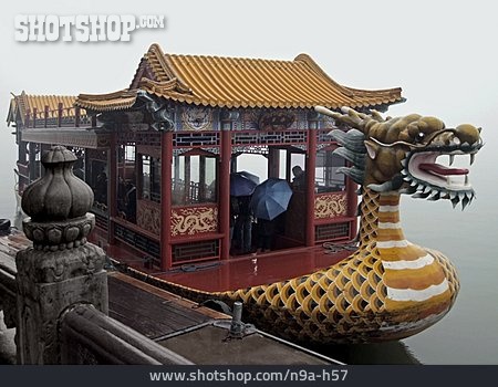 
                China, Drachenboot                   