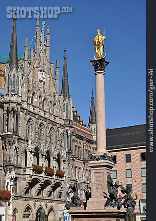 
                Town Hall Tower, Munich, Mary Statue                   